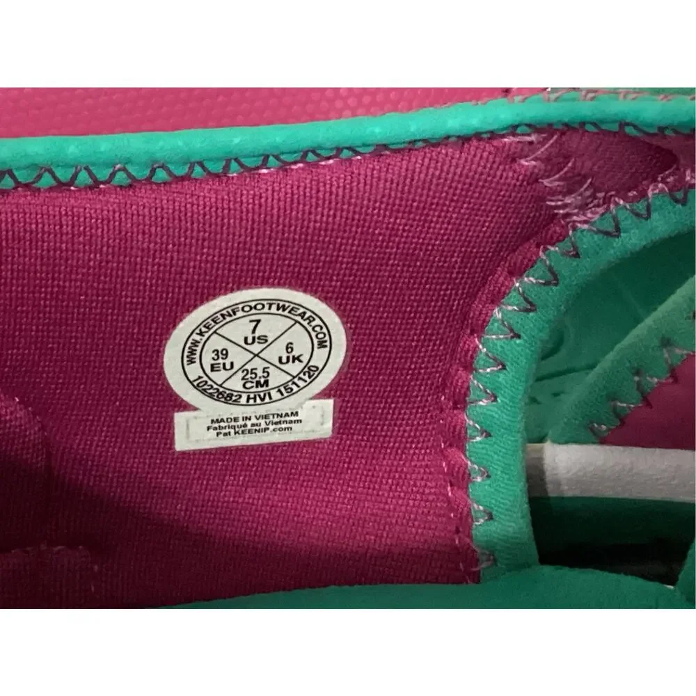 Keen Stingray water sandals Very Berry and Peacock Green size 7 youth